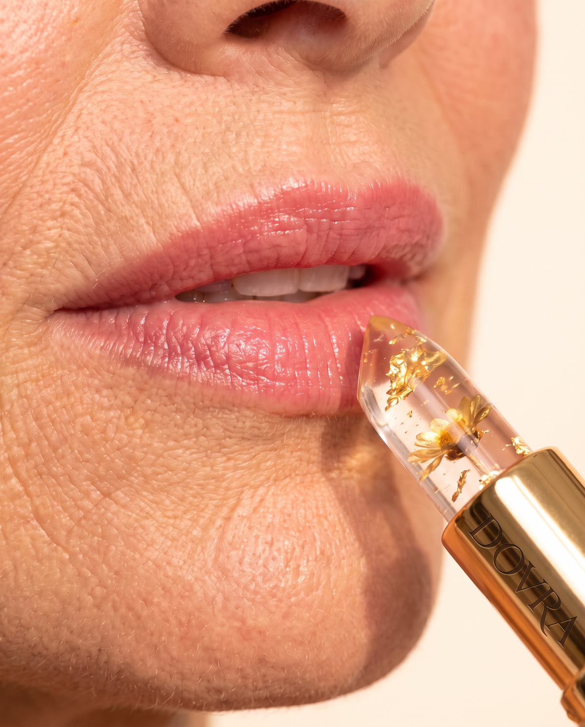 Applying Dovra to the lips